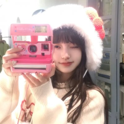 穿越成女明星和霸总谈恋